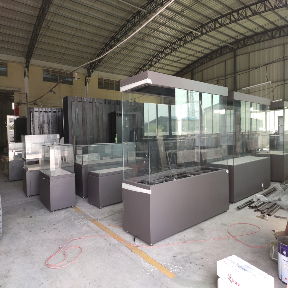 博物馆展柜.jpg